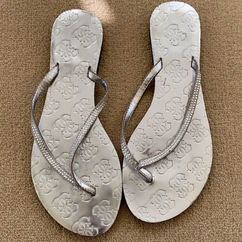 Women’s Guess Silver Flip Flops, size 6.5